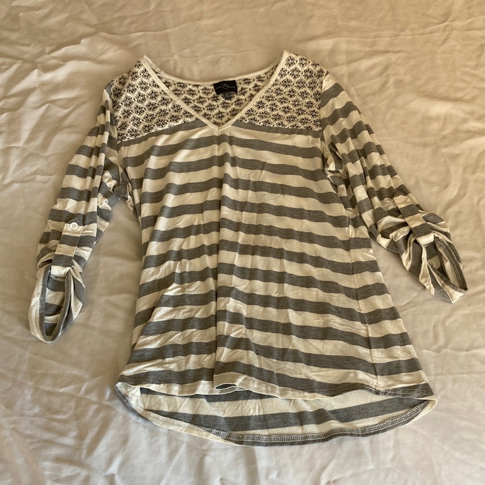Market and Spruce shirt with lace accents.  Size Medium